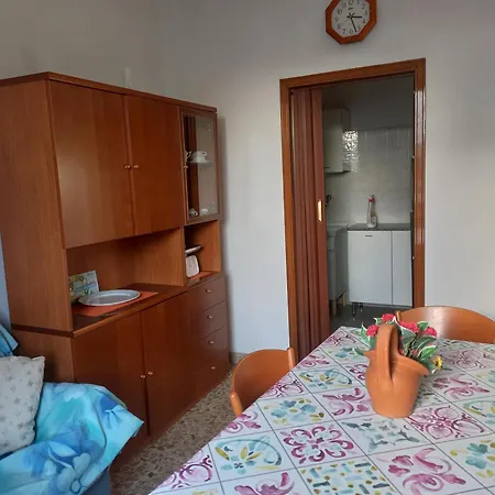 Casa Di Adele Con Giardino Privato A 150 Mt Dal Mare *