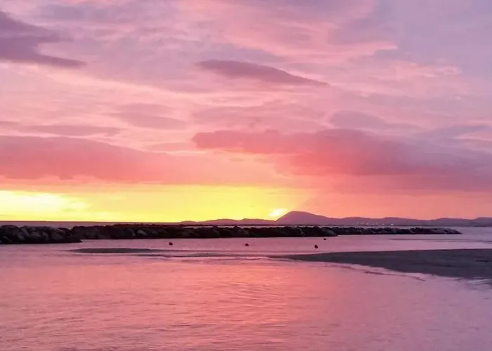 Casa Di Adele Con Giardino Privato A 150 Mt Dal Mare Casa de Férias