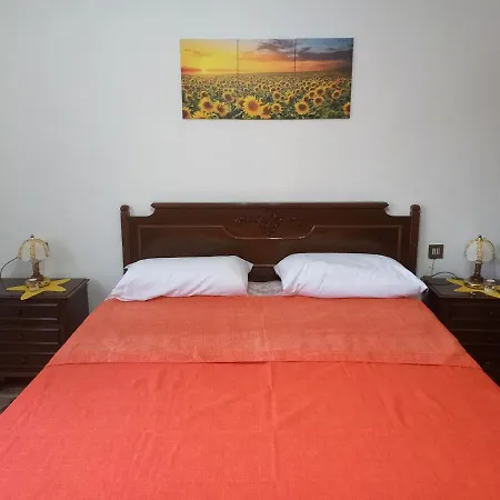 Casa Di Adele Con Giardino Privato A 150 Mt Dal Mare