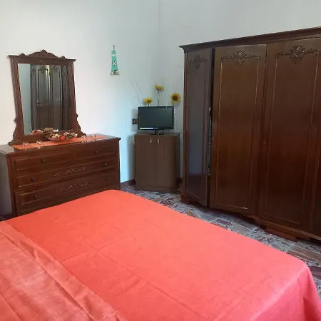 Casa Di Adele Con Giardino Privato A 150 Mt Dal Mare Casa vacanze Senigallia