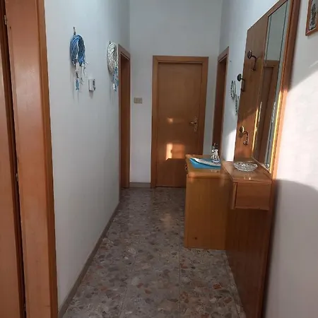 Casa Di Adele Con Giardino Privato A 150 Mt Dal Mare