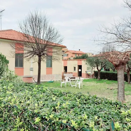 Casa Di Adele Con Giardino Privato A 150 Mt Dal Mare *