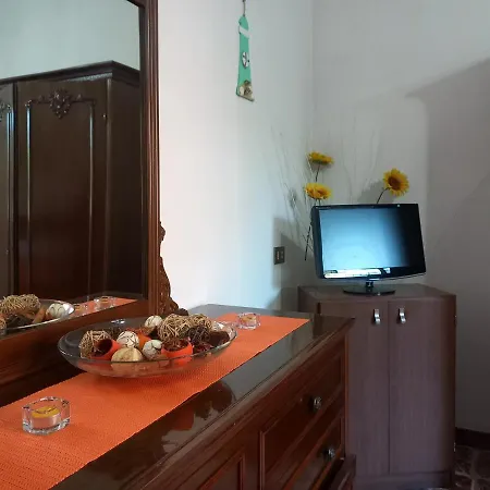 Casa Di Adele Con Giardino Privato A 150 Mt Dal Mare