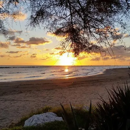 Casa Di Adele Con Giardino Privato A 150 Mt Dal Mare *