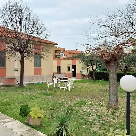 Holiday home Casa Di Adele Con Giardino Privato A 150 Mt Dal Mare