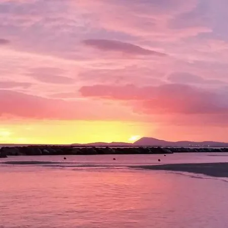 Casa Di Adele Con Giardino Privato A 150 Mt Dal Mare Casa vacanze