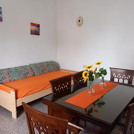 Casa Di Adele Con Giardino Privato A 150 Mt Dal Mare Prázdninový dům
