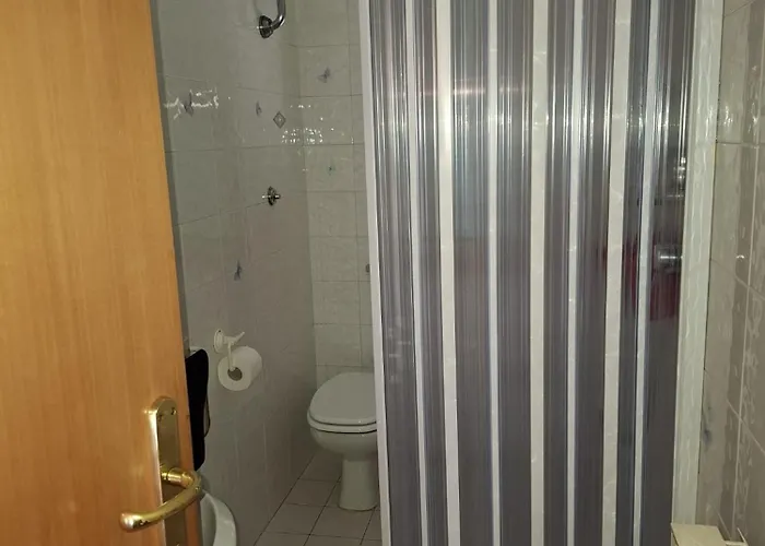 Casa Di Adele Con Giardino Privato A 150 Mt Dal Mare Ferienhaus