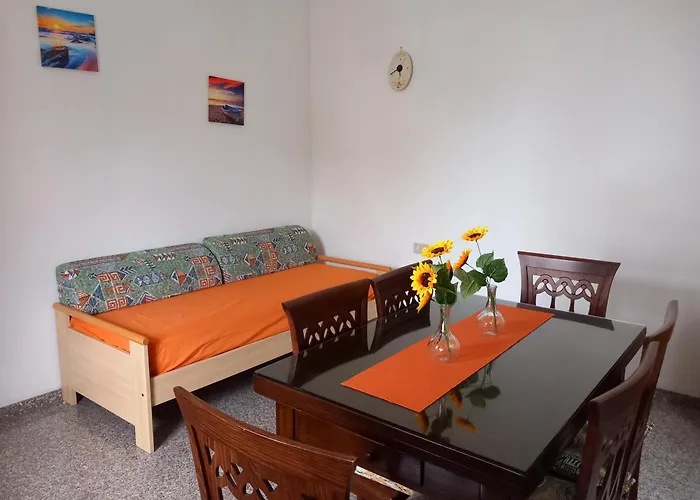 Casa Di Adele Con Giardino Privato A 150 Mt Dal Mare Ferienhaus